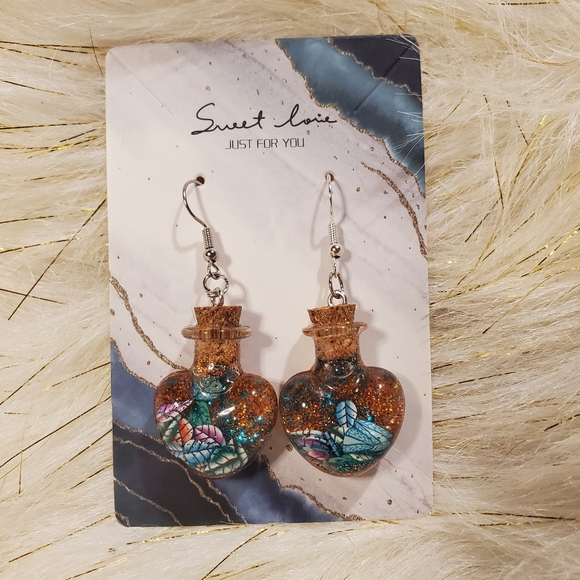 Handmade "snowglobe" inspired earrings - Picture 3 of 3